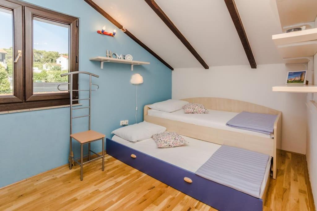 Apartment Roko - Up To 4 People With Free Parking Zára Kültér fotó