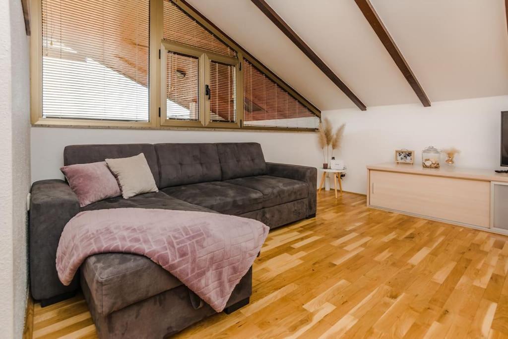 Apartment Roko - Up To 4 People With Free Parking Zára Kültér fotó